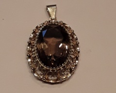 Zlatý přīvĕsek _045J,ryzost 585/1000,výška 4,6cm,šířka 3cm, Cena: 8.300 Kč Zlatý přīvĕsek _045J,ryzost 585/1000,výška 4,6cm,šířka 3cm, Cena: 8.300 Kč