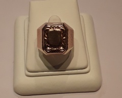 Pánský zlatý prsten _050J,ryzost 585/1000,váha 10,22g,velikost 68, Cena: 7.460 Kč Pánský zlatý prsten _050J,ryzost 585/1000,váha 10,22g,velikost 68, Cena: 7.460 Kč