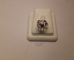 Zlatý prsten _055J,ryzost 585/1000,váha 3,26g,velikost 56, Cena: 2.930 Kč Zlatý prsten _055J,ryzost 585/1000,váha 3,26g,velikost 56, Cena: 2.930 Kč