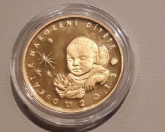 Zlatý dukåt k narození dítěte _016J,ryzost 986/1000,váha 3,49g,rok2013, Cena: 8.400 Kč Zlatý dukåt k narození dítěte _016J,ryzost 986/1000,váha 3,49g,rok2013, Cena: 8.400 Kč