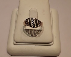 Zlatý prsten _006J,ryzost 585/1000,váha 1,96g,velikost 56, Cena: 1.740 Kč Zlatý prsten _006J,ryzost 585/1000,váha 1,96g,velikost 56, Cena: 1.740 Kč