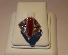 Zlatý prsten s korålem_063J,ryzost 585/1000,váha 4,81g,velikost 59, Cena: 4.330 Kč