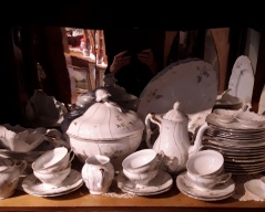 porcelánová jídelní a čajovå souprava-065J, Cena: 2.800 Kč porcelánová jídelní a čajovå souprava-065J, Cena: 2.800 Kč