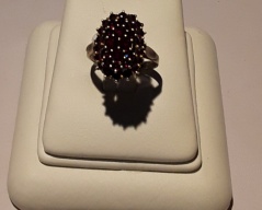 Prsten s českými granáty _090J,ryzost 900/1000,váha 4g,velikost 54, Cena: 1.200 Kč