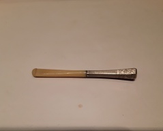 Stříbrnå špička _083J,ryzost 900/1000,váha 11,05g,délka 10,1cm, Cena: 450 Kč Stříbrnå špička _083J,ryzost 900/1000,váha 11,05g,délka 10,1cm, Cena: 450 Kč