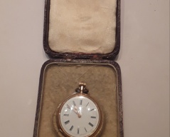Dámské zlaté hodinky_042J,váha 32,42g,průměr 3,3cm,, Cena: 6.900 Kč