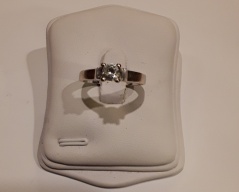 Prsten bílé zlato _001T,ryzost 585/1000,váha 4,37g,velikost 57-58, Cena: 3.940 Kč