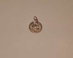 Zlatý přīvĕsek znamení ryby_059,ryzost 585/1000,váha 0,98g,průměr 1,4, Cena: 880 Kč Zlatý přīvĕsek znamení ryby_059,ryzost 585/1000,váha 0,98g,průměr 1,4, Cena: 880 Kč