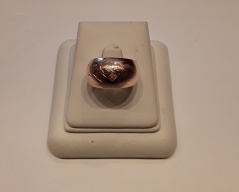 Zlatý prsten_080J,ryzost 585/1000,váha 6,77g,velikost 55,červené zlato z, Cena: 6.100 Kč Zlatý prsten_080J,ryzost 585/1000,váha 6,77g,velikost 55,červené zlato z, Cena: 6.100 Kč