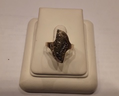 Zlatý prsten_083J,ryzost 585/1000,váha 2,83g,velikost 2800, Cena: 3.400 Kč