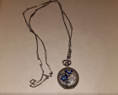 Střibrne hodinky_044J,ryzost 900/1000,váha s řetízek 32,34g,průměr 3,2cm,d, Cena: 4.500 Kč Střibrne hodinky_044J,ryzost 900/1000,váha s řetízek 32,34g,průměr 3,2cm,d, Cena: 4.500 Kč