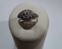 Zlatý prsten s brilianty bílé zlato _048J,ryzost 585/1000,váha 2,87,velikos, Cena: 54.000 Kč Zlatý prsten s brilianty bílé zlato _048J,ryzost 585/1000,váha 2,87,velikos, Cena: 54.000 Kč