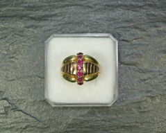 Zlatý prsten_037T, ryzost 585/1000, váha 7,33g, velikost 54-55, Cena: 5.090 Kč Zlatý prsten_037T, ryzost 585/1000, váha 7,33g, velikost 54-55, Cena: 5.090 Kč