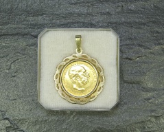 Zlatý přívěsek_041T, ryzost 585/1000 a 900/1000, váha 6,42g, průměr 25 mm, Cena: 6.500 Kč Zlatý přívěsek_041T, ryzost 585/1000 a 900/1000, váha 6,42g, průměr 25 mm, Cena: 6.500 Kč