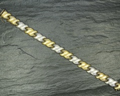 Zlatý náramek_036T, ryzost 585/1000, váha 21,45g, délka 19cm, šířka 11mm, Cena: 14.900 Kč Zlatý náramek_036T, ryzost 585/1000, váha 21,45g, délka 19cm, šířka 11mm, Cena: 14.900 Kč