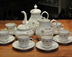 Porcelánová kávová souprava_008J, neznačeno, Cena: 2.500 Kč Porcelánová kávová souprava_008J, neznačeno, Cena: 2.500 Kč