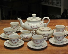 Porcelánová kávová souprava_0032J, neznačeno, Cena: 1.300 Kč Porcelánová kávová souprava_0032J, neznačeno, Cena: 1.300 Kč