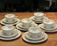Porcelánová čajová sada šálků_033J, značeno Epiag, Cena: 2.400 Kč Porcelánová čajová sada šálků_033J, značeno Epiag, Cena: 2.400 Kč