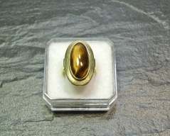 Zlatý prsten s tygřím okem_038J, ryzost 585/1000, váha 6,55g, velikost 52, Cena: 4.410 Kč Zlatý prsten s tygřím okem_038J, ryzost 585/1000, váha 6,55g, velikost 52, Cena: 4.410 Kč