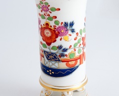 Porcelánová váza_022T, Míšeň, výška 13,5cm, Cena: 3.500 Kč Porcelánová váza_022T, Míšeň, výška 13,5cm, Cena: 3.500 Kč