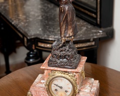 Krbové hodiny_001J, podstavec mramor, výška 47cm, Cena: 16.900 Kč