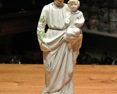 Porcelánová soška_034J, Sv. Josef, výška 32cm, Cena: 800 Kč Porcelánová soška_034J, Sv. Josef, výška 32cm, Cena: 800 Kč