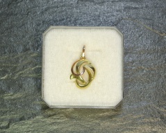 Zlatý přívěsek_033J, ryzost 585/1000, váha 1,23g, délka včetně závěsu 22 mm, Cena: 730 Kč Zlatý přívěsek_033J, ryzost 585/1000, váha 1,23g, délka včetně závěsu 22 mm, Cena: 730 Kč