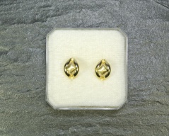 Zlaté náušnice_037T, ryzost 585/1000, váha 1,23g, Cena: 850 Kč Zlaté náušnice_037T, ryzost 585/1000, váha 1,23g, Cena: 850 Kč