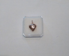 zlatý přívěsek srdíčko_010J,ryzost 585/1000,váha 0,44g, Cena: 580 Kč zlatý přívěsek srdíčko_010J,ryzost 585/1000,váha 0,44g, Cena: 580 Kč