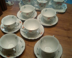 porcelànová souprava čajová_004J označeno, Cena: 3.500 Kč porcelànová souprava čajová_004J označeno, Cena: 3.500 Kč
